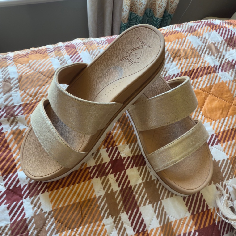 Reef Cream Slide Sandals